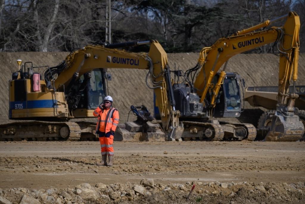 reprise des travaux sur l'a69 après une pause de 3 mois : les étapes clés et les impacts attendus pour la circulation.